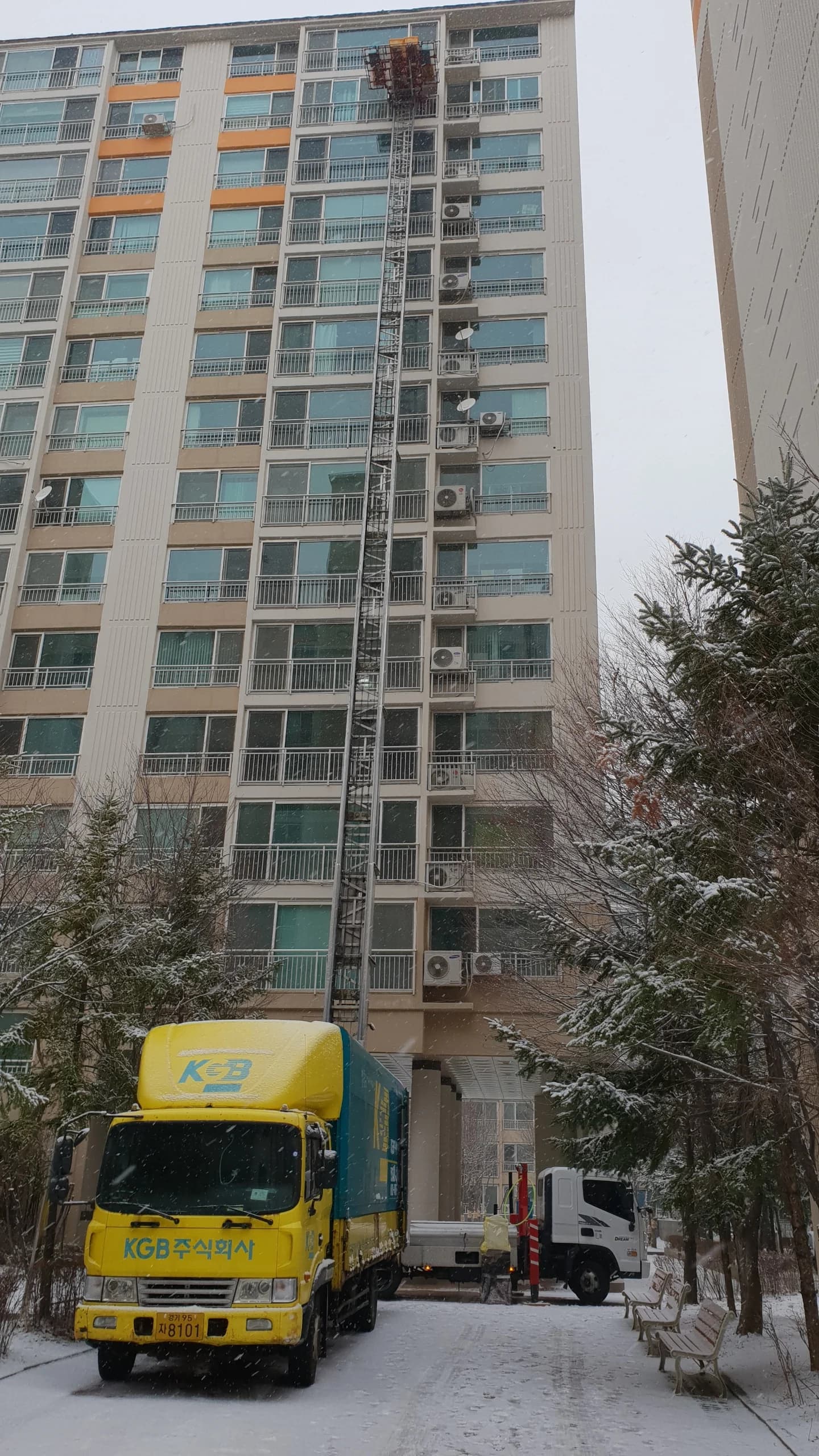 눈이 와도 약속 지키는 사다리차
